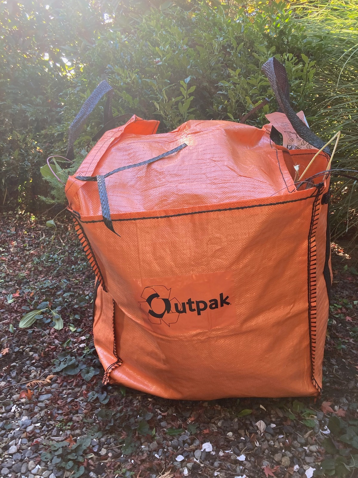 Smart Waste Management for Landscapers: Outpak Debris Bag in Action ...